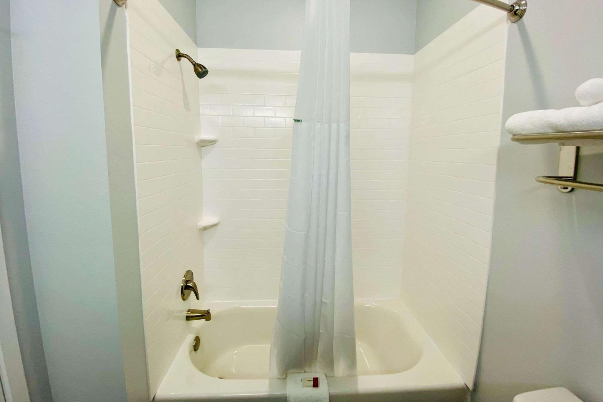 Days Inn & Suites By Wyndham Horn Lake - Memphis Graceland Esterno foto