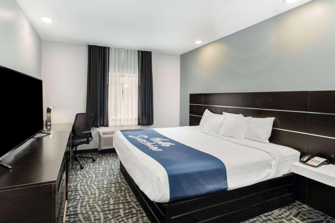 Days Inn & Suites By Wyndham Horn Lake - Memphis Graceland Esterno foto